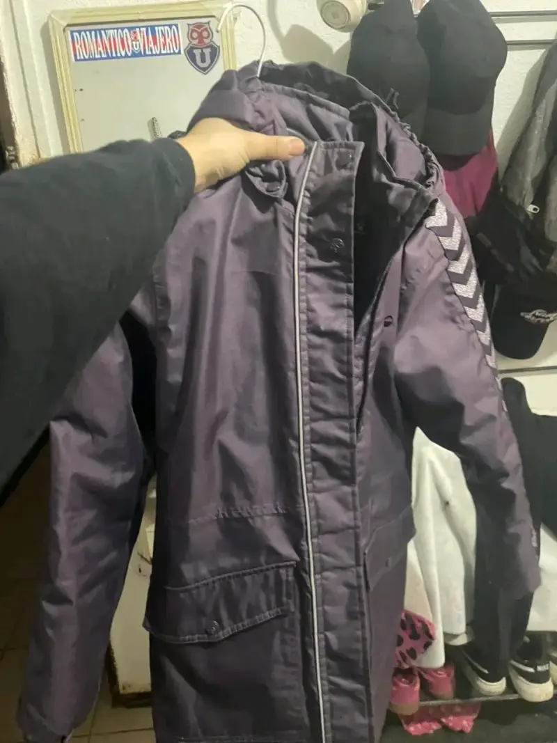 Chaqueta impermeable morada para mujer - 3