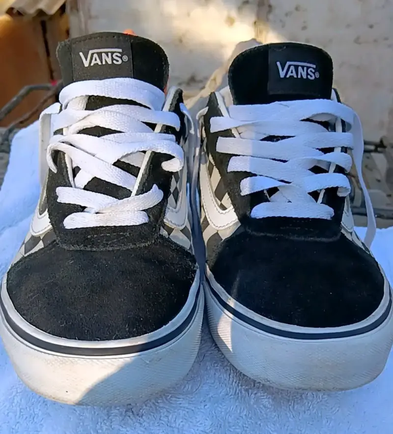 Zapatillas Vans a cuadros en buen estado - 2