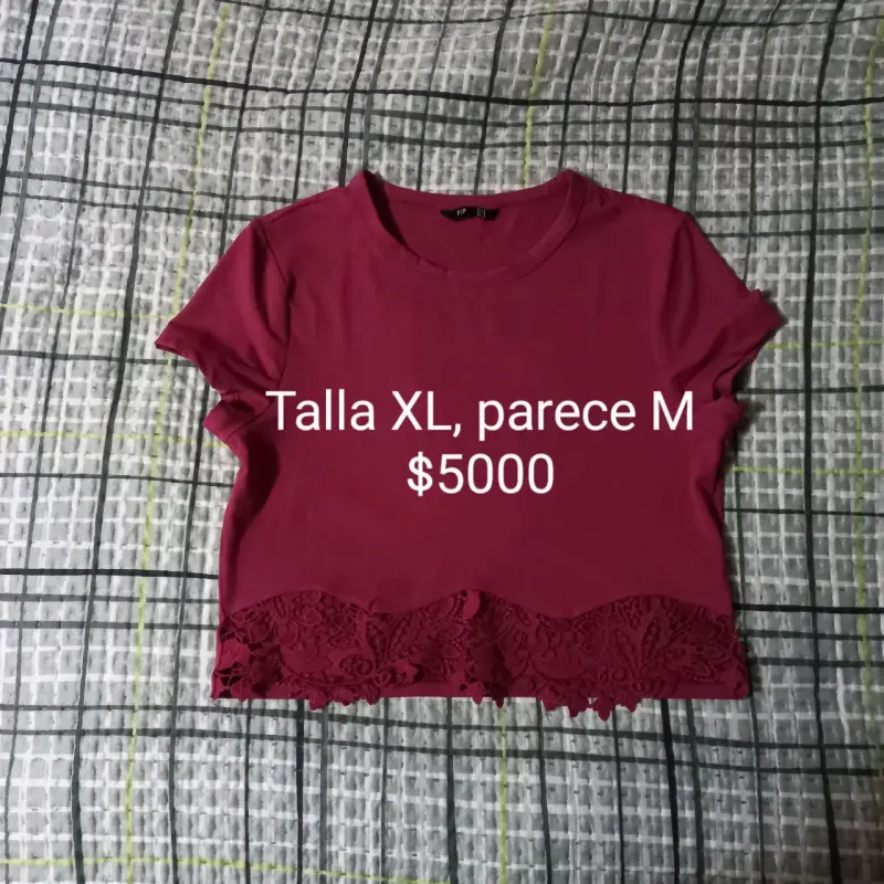 Polera roja con encaje talla XL