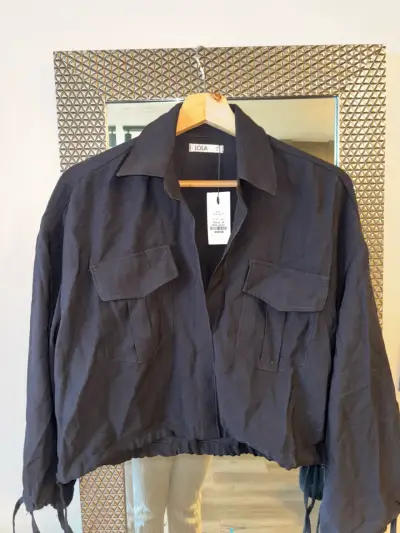 Camisa negra corta marca Lola - miniatura 1