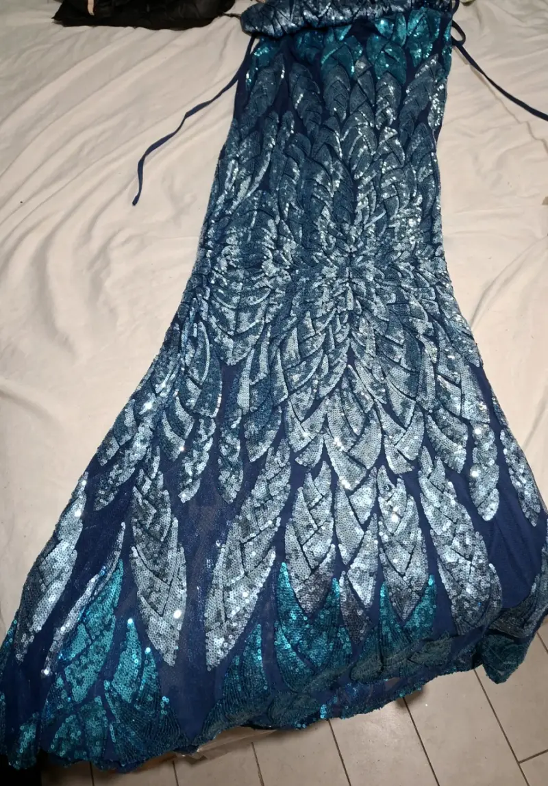 Vestido largo azul lentejuelas corte sirena - 4
