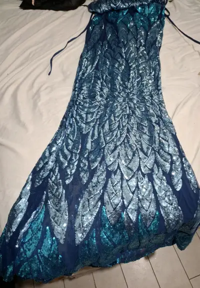 Vestido largo azul lentejuelas corte sirena - miniatura 4