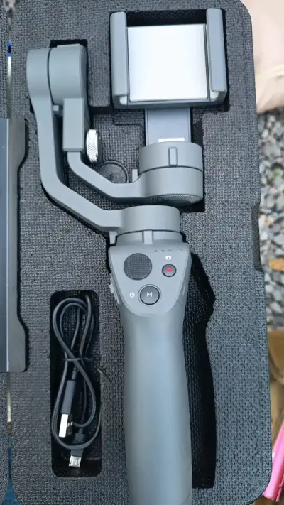 Estabilizador DJI Osmo Mobile 2 con estuche - miniatura 3