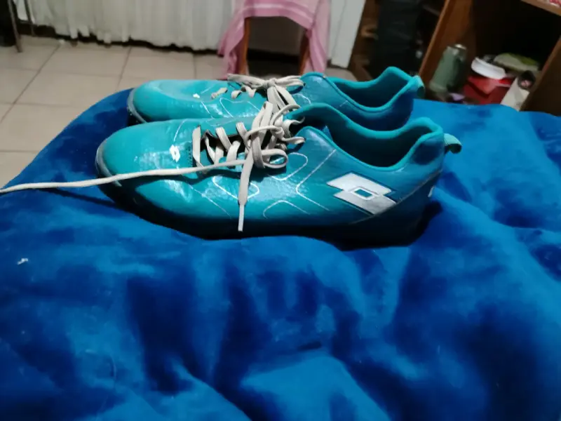 Zapatillas deportivas Adidas rojas para fútbol - 5