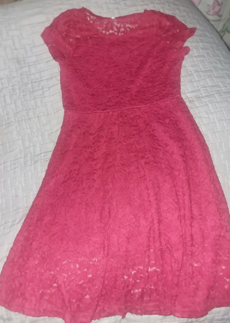 Vestido de encaje rojo elegante