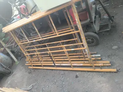 3 cuerpos Andamios metálicos usados en buen estado - miniatura 3