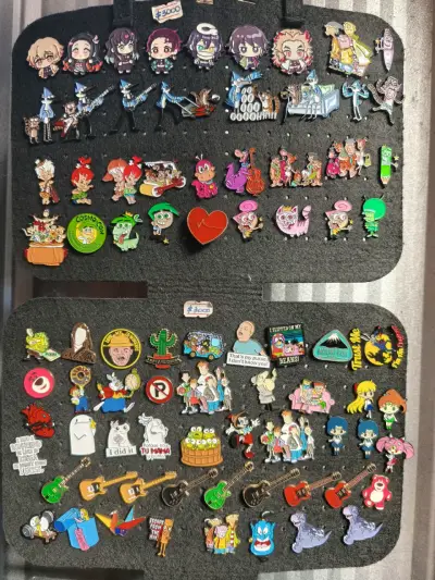 Colección de pines de personajes animados - miniatura 1