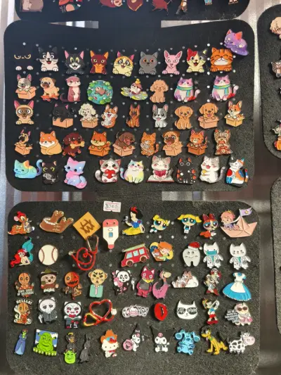 Colección de pines de personajes animados - miniatura 3