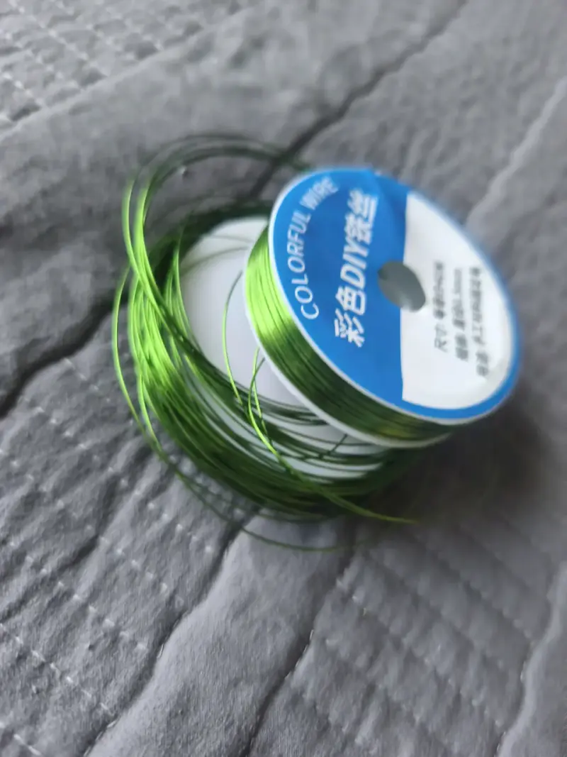 Hilo de alambre verde para manualidades