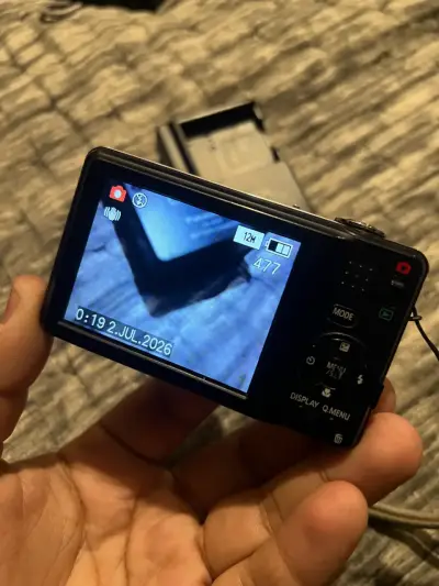 Cámara Panasonic Lumix 12MP con accesorios - miniatura 6