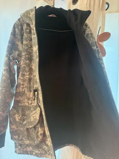 Parka camuflada con capucha para mujer - miniatura 3