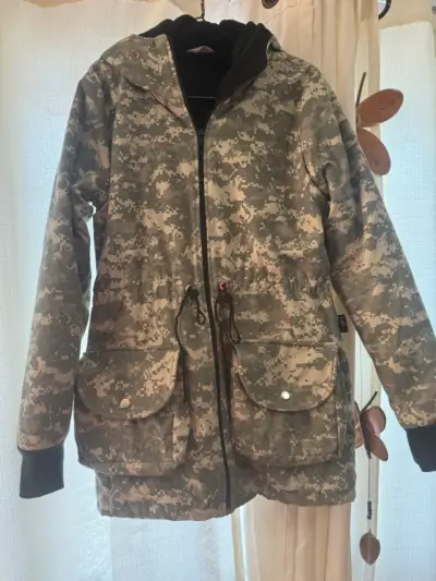 Parka camuflada con capucha para mujer - miniatura 5