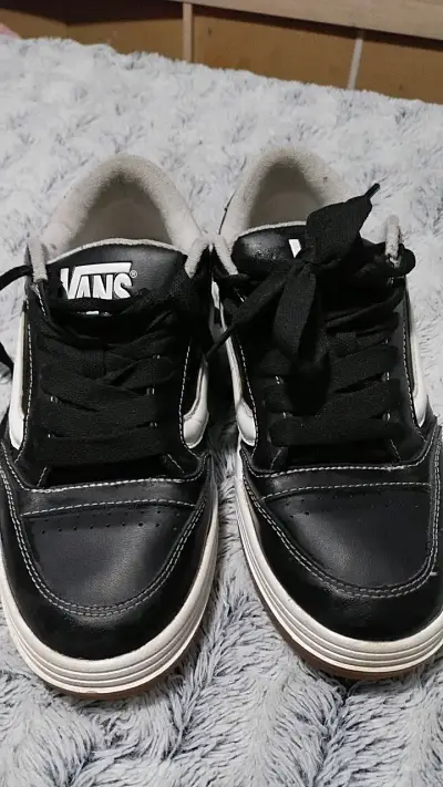 Zapatillas Vans negras de cuero - miniatura 1