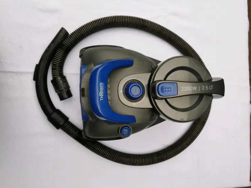 Aspiradora Thorben 2200W 2.5L potente y compacta - 1