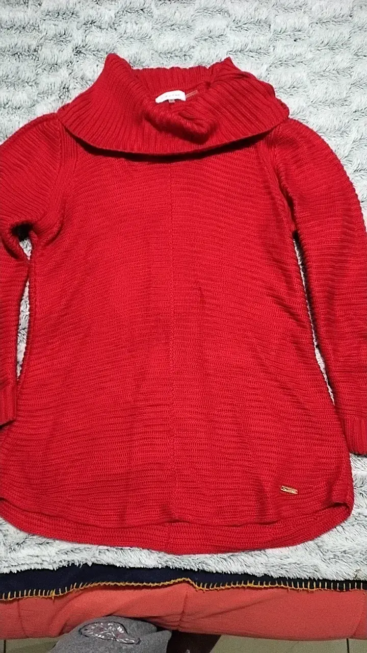 Suéter rojo de cuello alto para mujer - 1