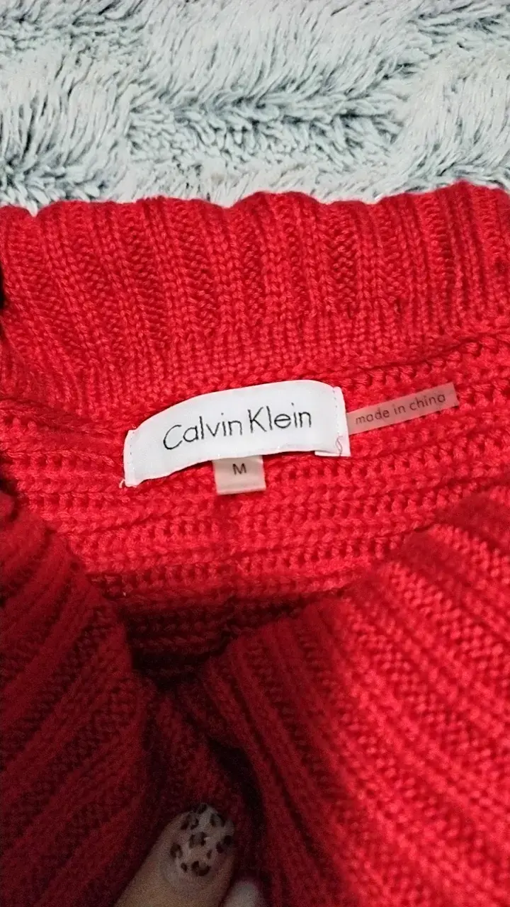 Suéter rojo de cuello alto para mujer - 2