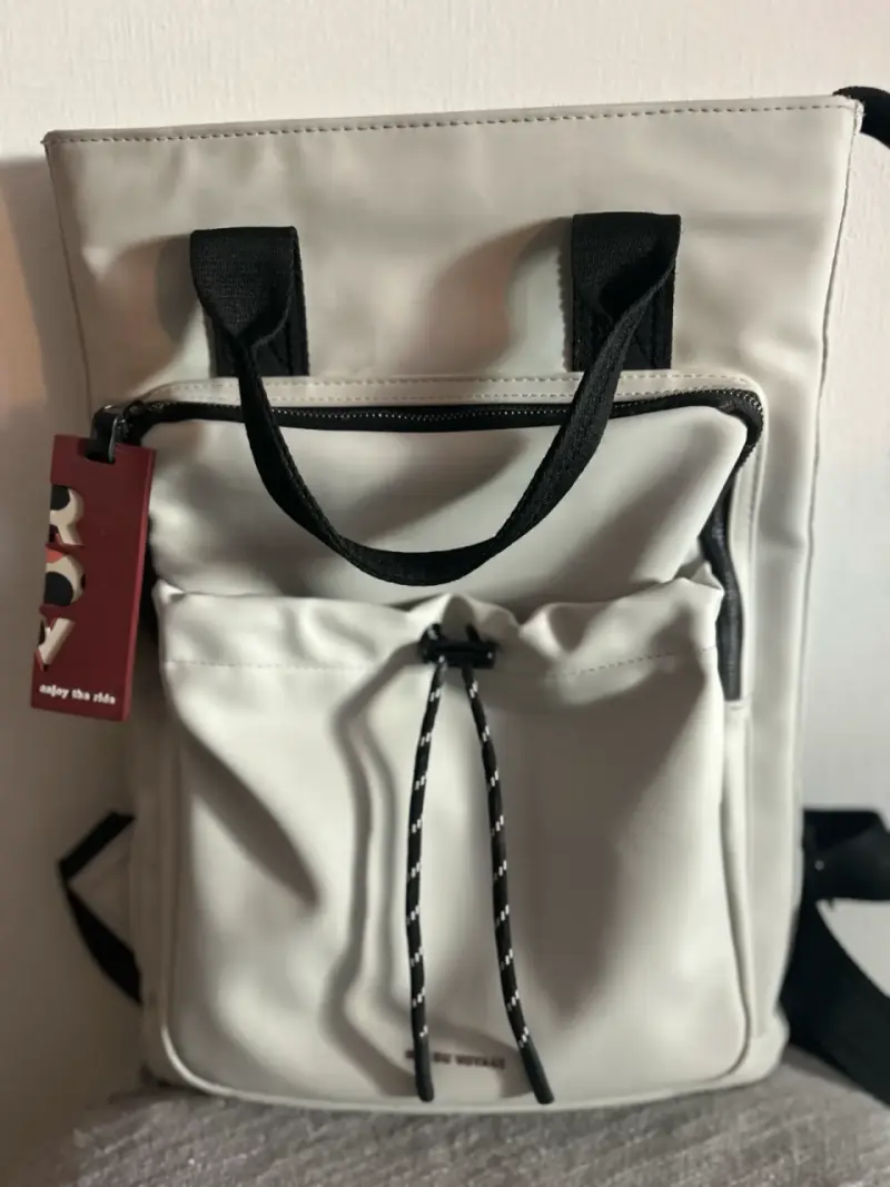 Mochila impermeable blanca para computador - 2
