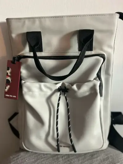 Mochila impermeable blanca para computador - miniatura 2