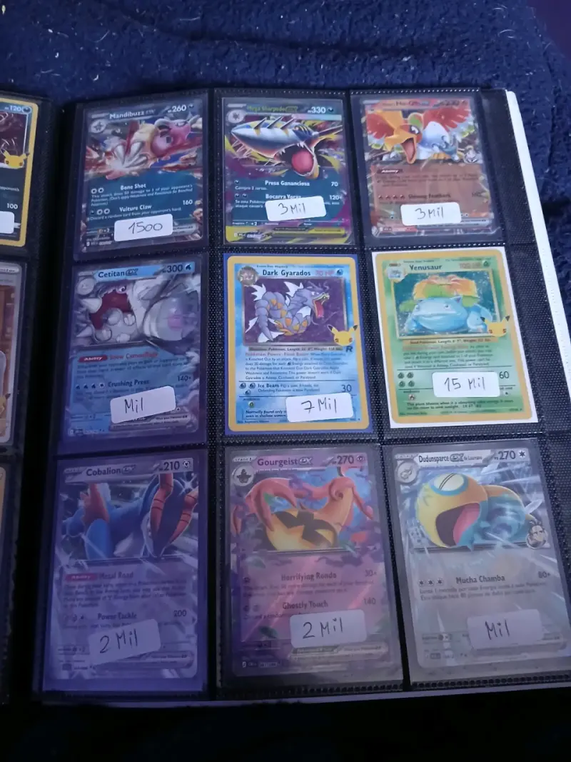 Colección de cartas Pokémon variadas - 2
