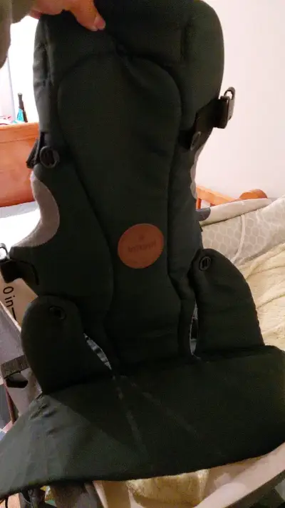 Mochila portabebé Infanti ergonómica - miniatura 2