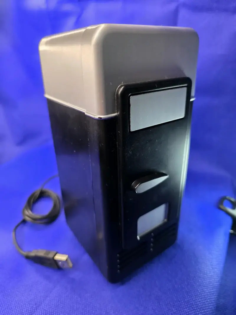 Mini refrigerador USB portátil compacto - 3