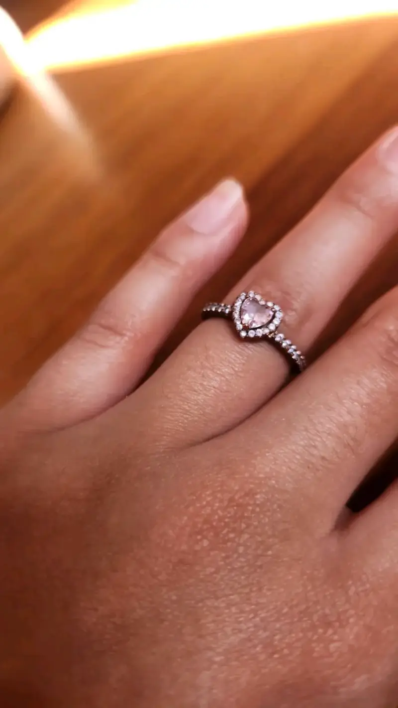 Anillo Pandora con piedra rosa en caja - 2