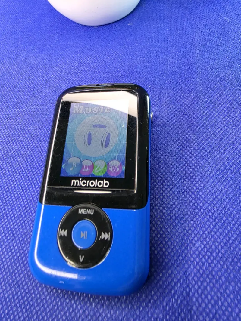 Reproductor MP3 Microlab 4GB - 1