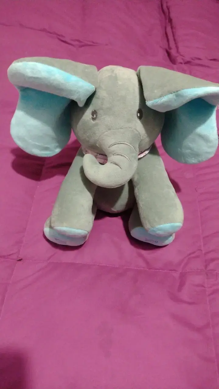 Peluche de elefante gris y celeste