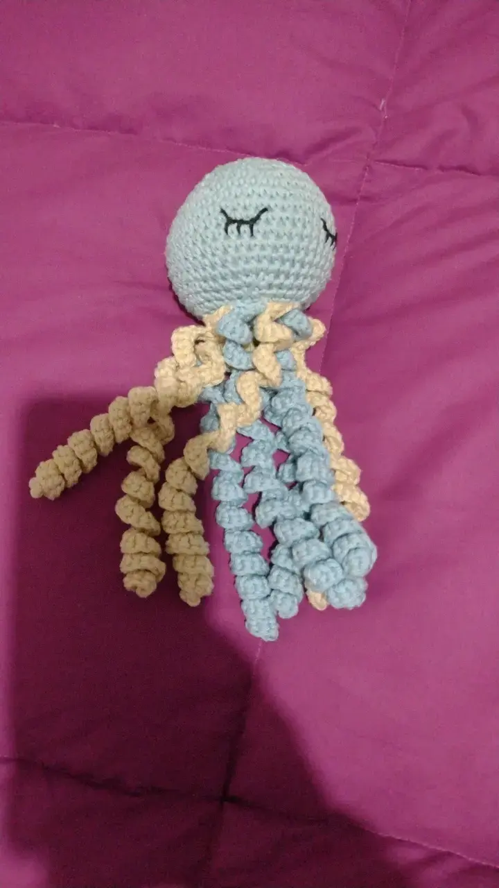 Pulpo de crochet para bebé