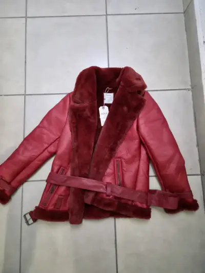 Nueva Chaqueta de cuero roja con forro de piel - miniatura 1