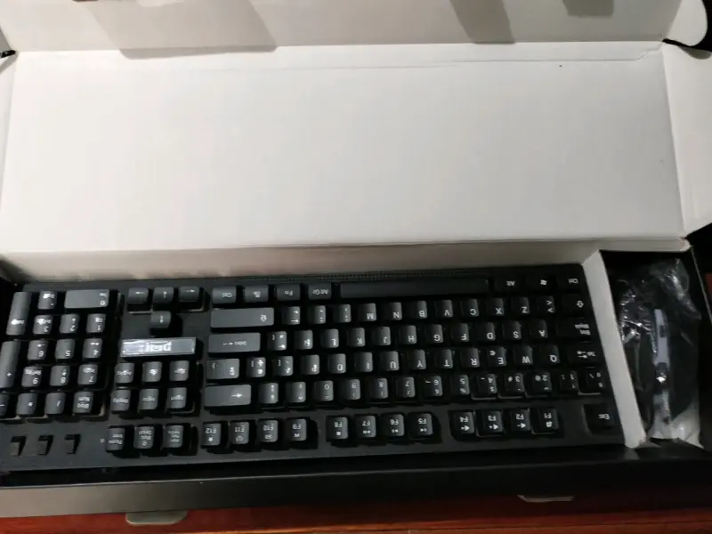 Notebook Acer + teclado gamer, mouse gamer y funda - 3