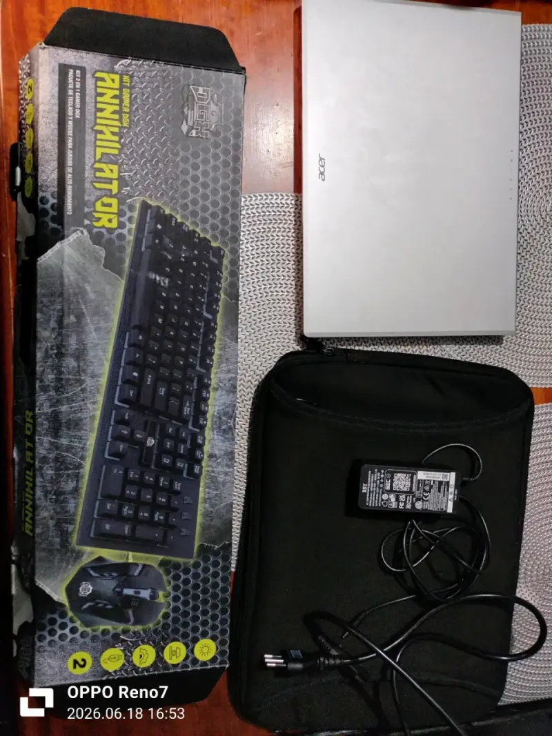 Notebook Acer + teclado gamer, mouse gamer y funda - 4