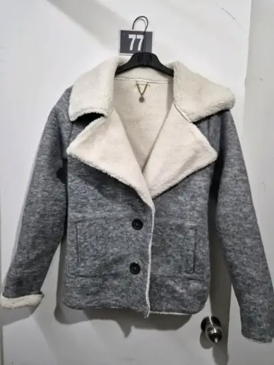 Chaqueta de lana gris con forro polar - miniatura 1