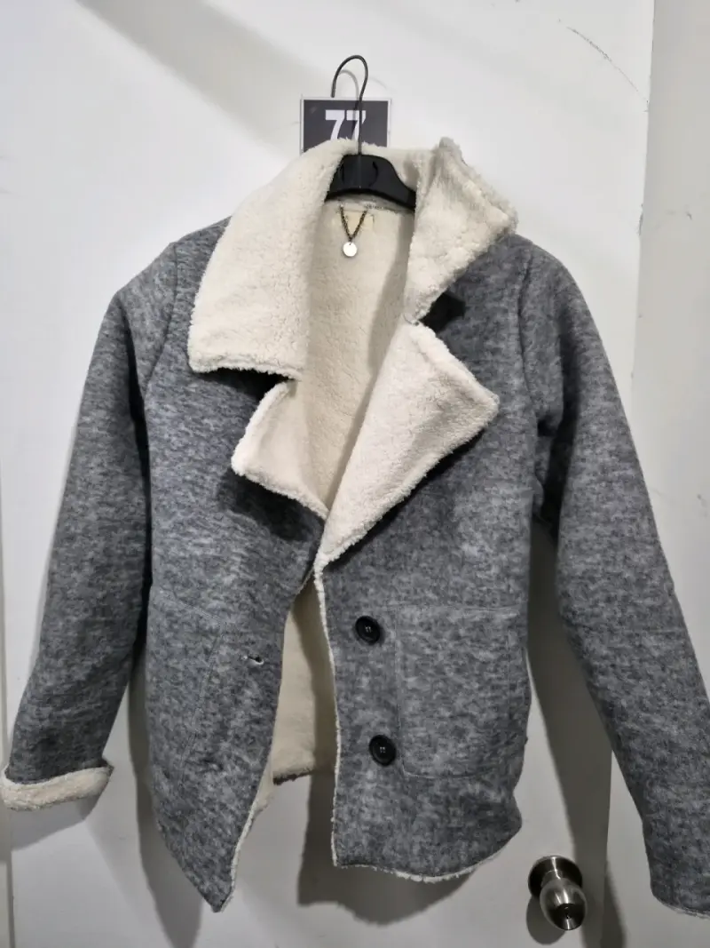 Chaqueta de lana gris con forro polar - 2