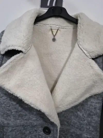 Chaqueta de lana gris con forro polar - miniatura 4