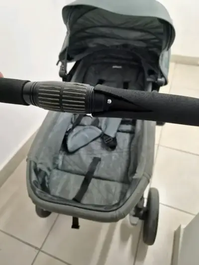Coche giro 360 con huevito , adaptador auto y cuna - miniatura 3