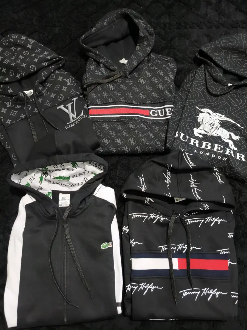 Polerónes y chaquetas de marca variada - 1