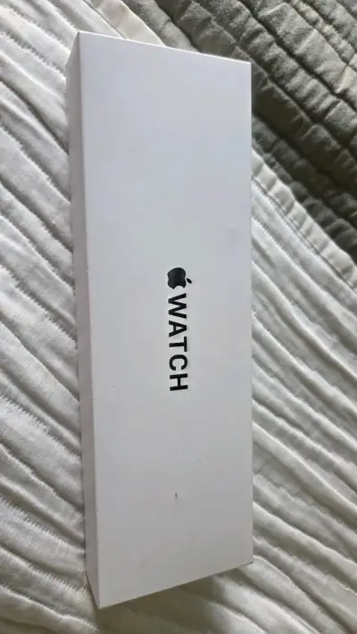 Apple Watch en caja original - miniatura 1