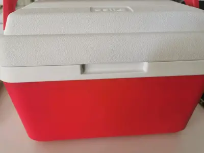 Cooler térmico Ésika 8 litros rojo - miniatura 2