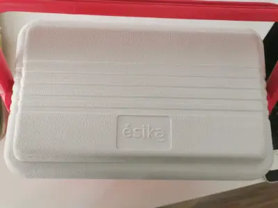 Cooler térmico Ésika 8 litros rojo - miniatura 4
