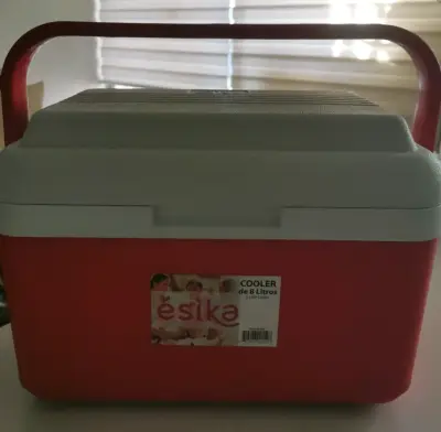 Cooler térmico Ésika 8 litros rojo - miniatura 5