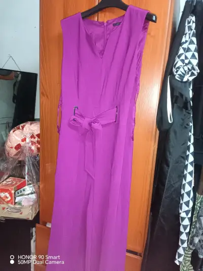 Vestido morado sin mangas con cinturón - miniatura 2