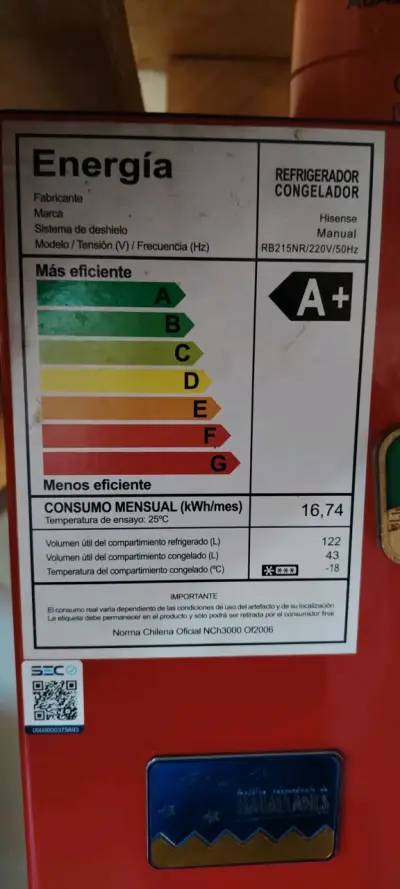 Refrigerador Hisense A+ eficiente - miniatura 1
