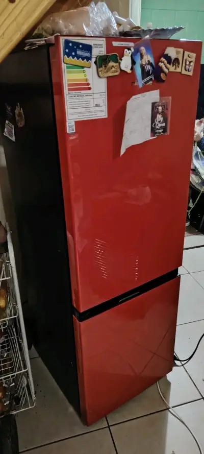 Refrigerador Hisense A+ eficiente - miniatura 2