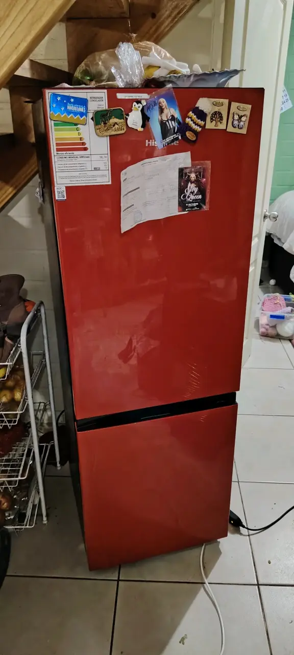 Refrigerador Hisense A+ eficiente - 5