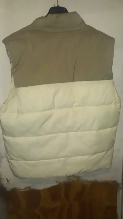 Chaleco acolchado Zara beige y blanco - miniatura 3