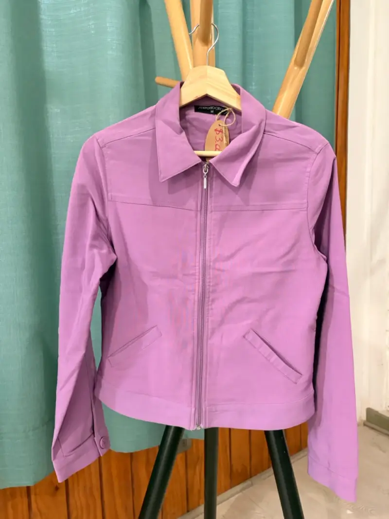 Chaqueta morada Aeropostale con cierre