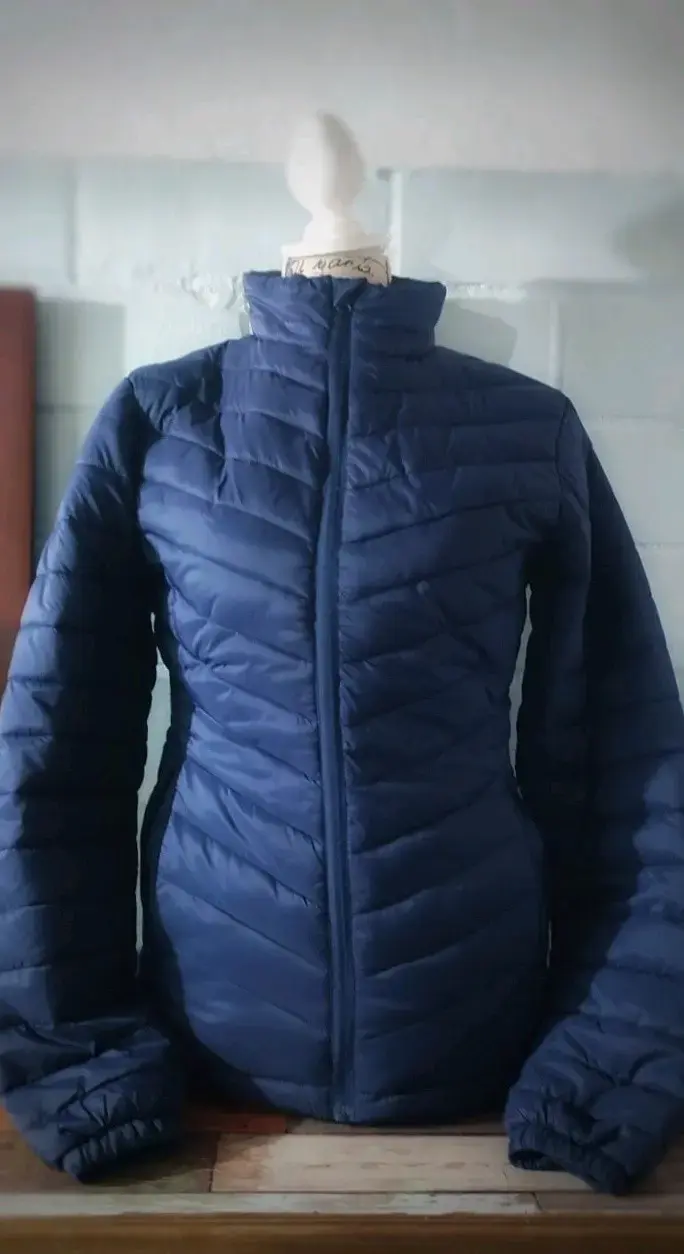 Chaqueta acolchada azul para mujer puffer