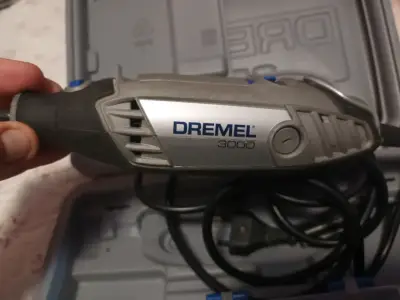 Herramienta rotativa Dremel 3000 con accesorios - miniatura 3