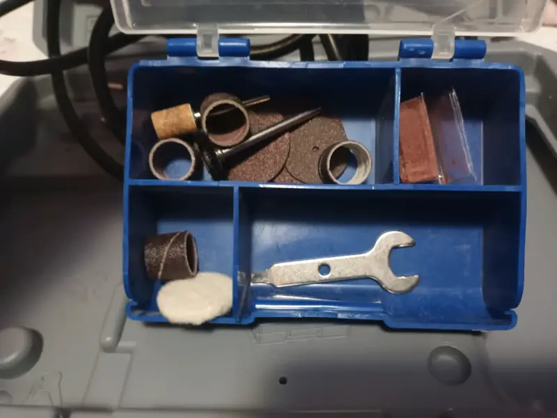 Herramienta rotativa Dremel 3000 con accesorios - 4